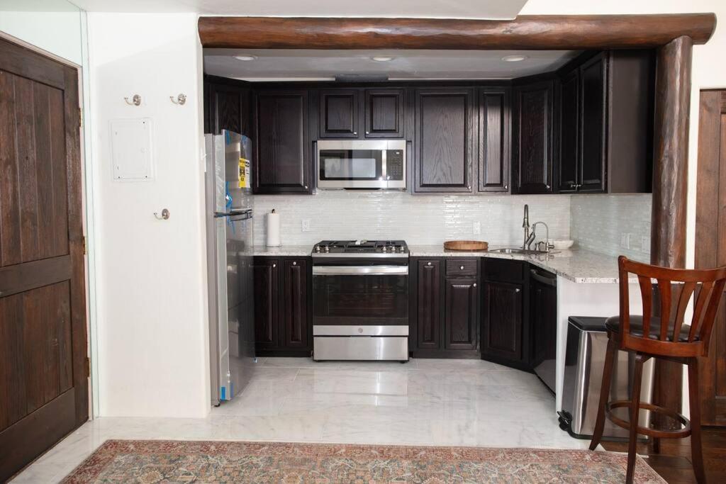 Aspen Stash Pad With Fireplace, Parking, W/D 외부 사진